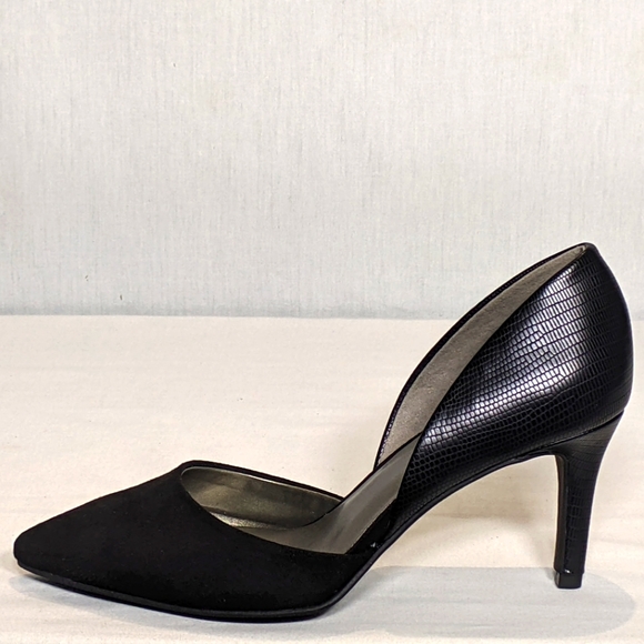 NEW Idifu Womens Closed Toe Classy Heel Nude Sz 9.5 - Picture 1 of 4